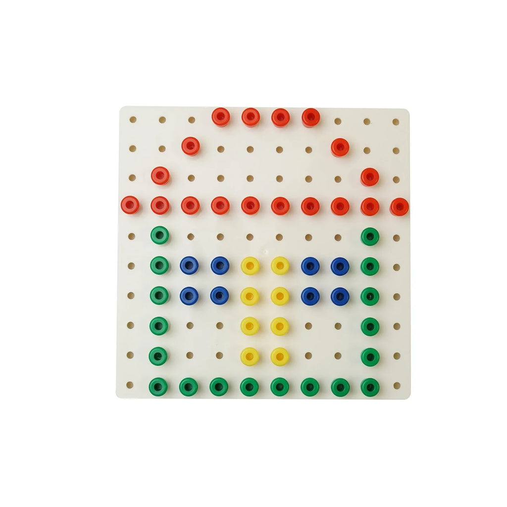 1000 Pegs and 5 Peg Boards