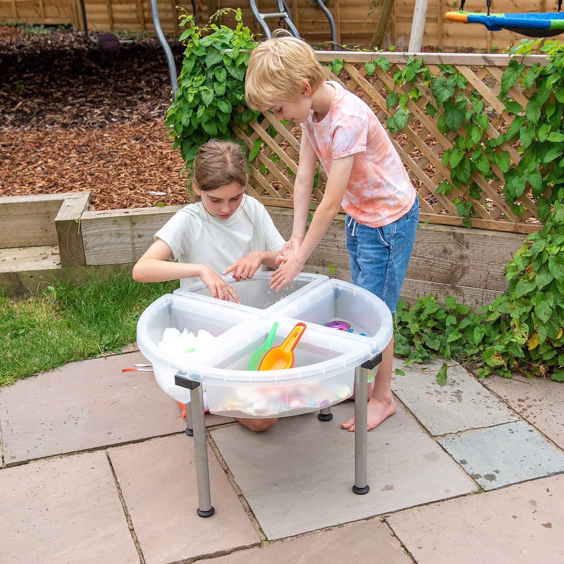 Discovery Quadrant Trays & Stand