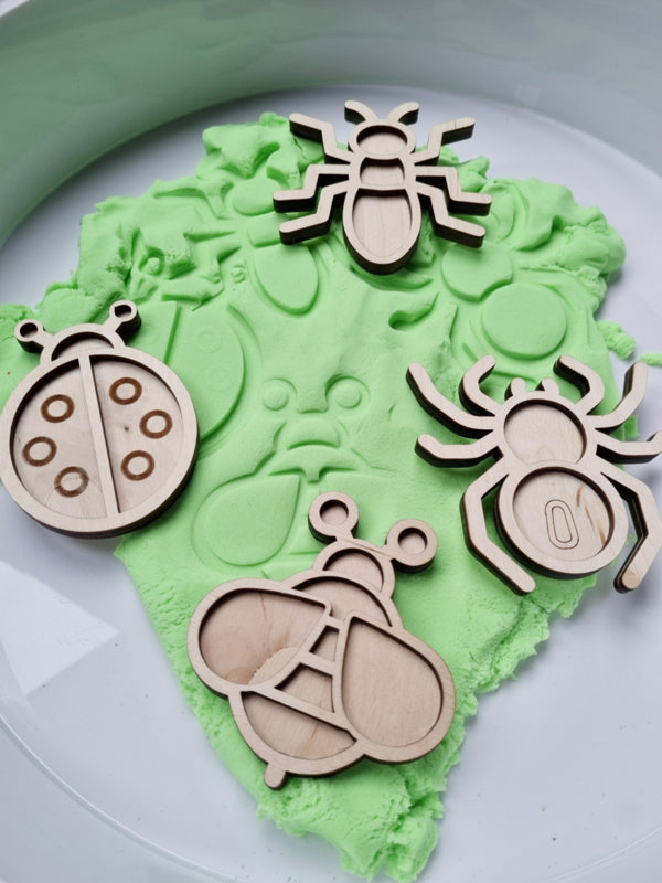 Houten mini vulvormen set insecten