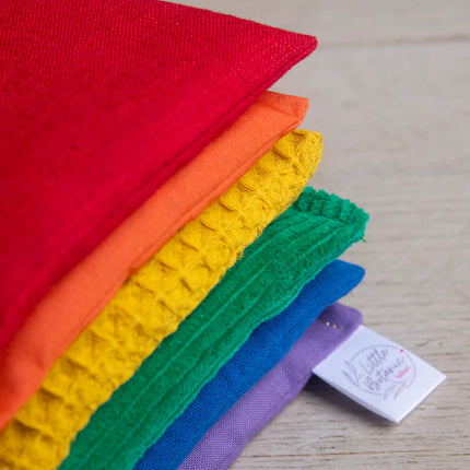 Grennn x Little Botanic Sensorische pittenzakjes - Regenboog + waves - 7 stuks