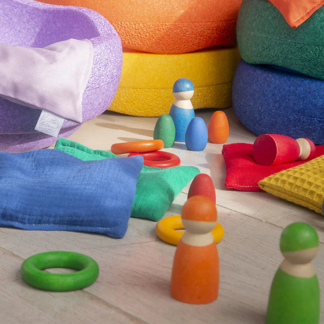 Sensorische pittenzakjes  Regenboog set van 6 & Waves