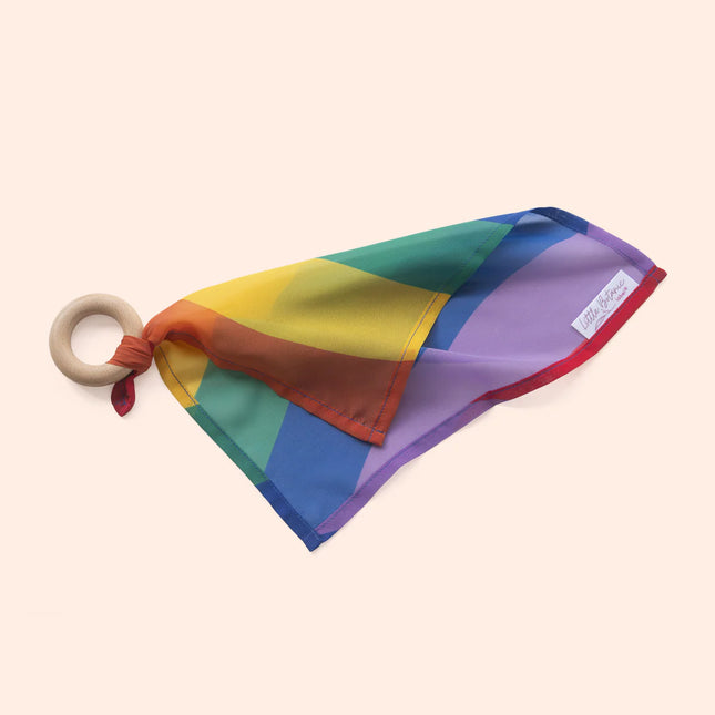 Grennn x Little Botanic Playcycle speeldoek klein - 30cm - met houten ring - regenboog waves