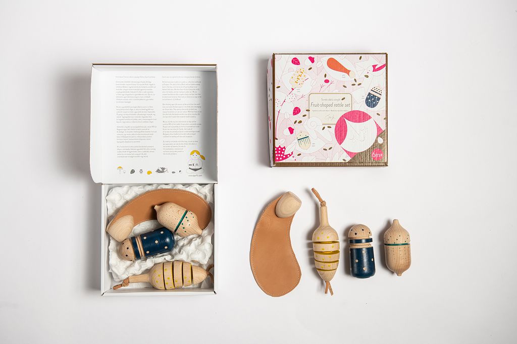 Fruit-shaped rattle set