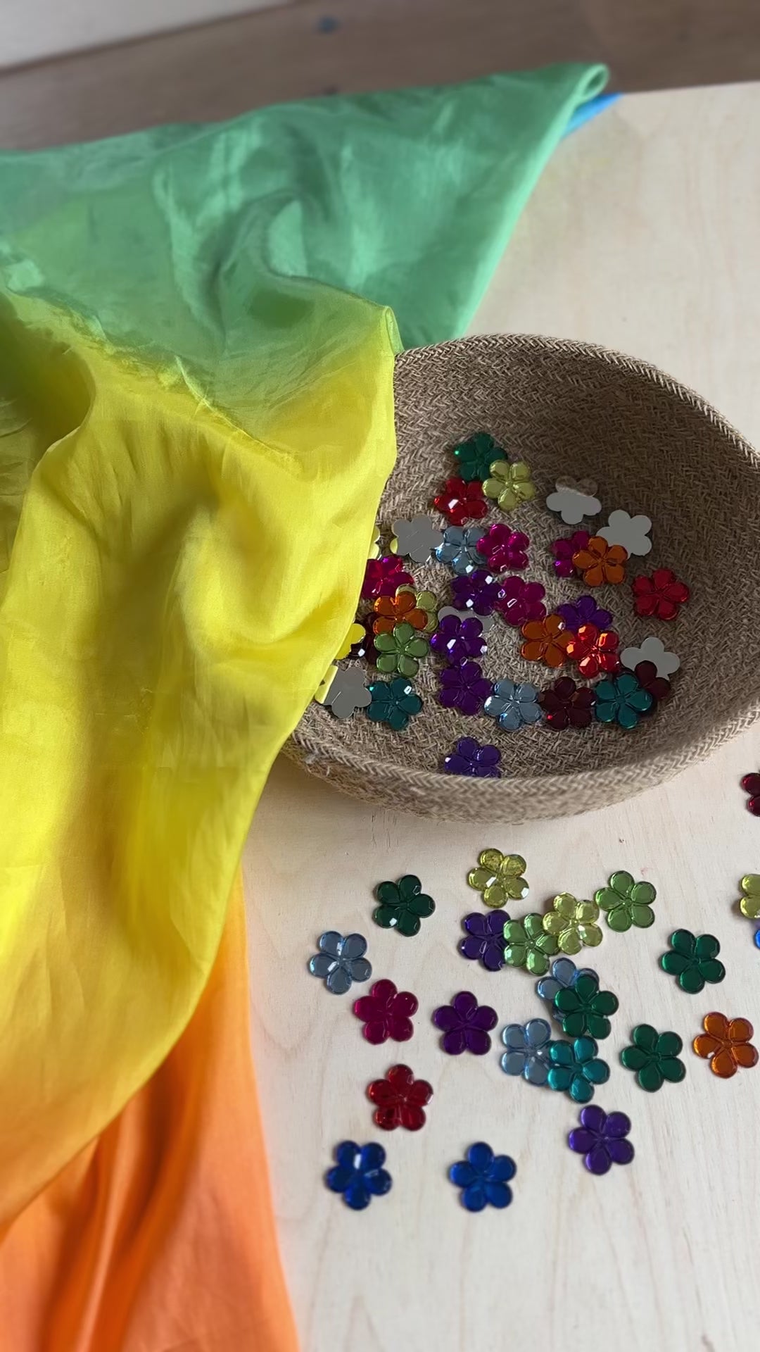 Flower sparkle stones, 60 pieces