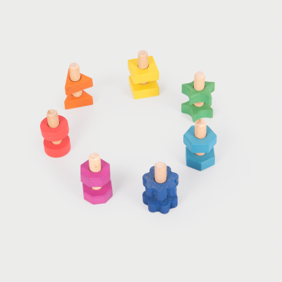 tickit®  Regenboog Houten Moeren en Bouten – Set van 7