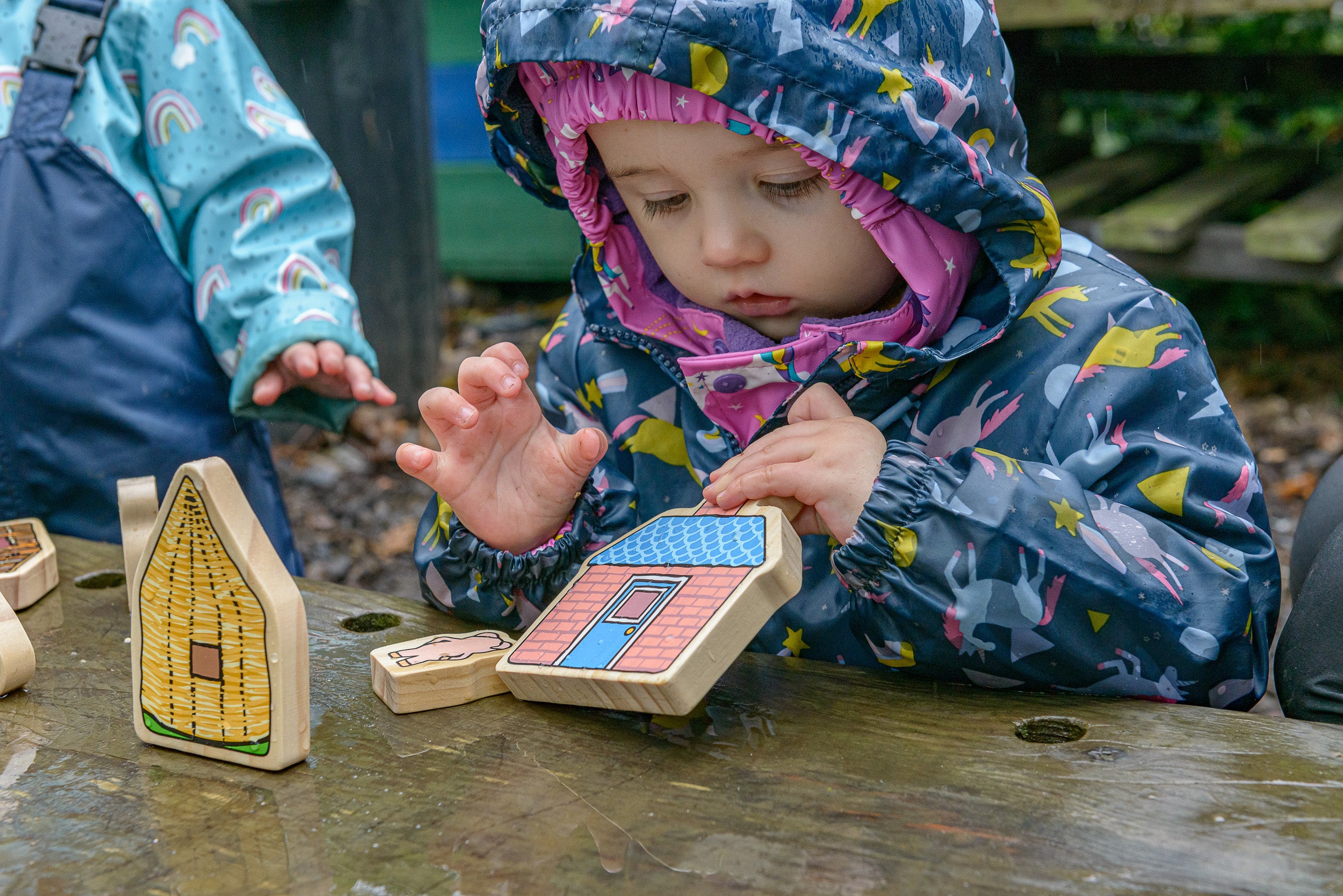 Yellow Door 7 houten figuren Drie Biggetjes