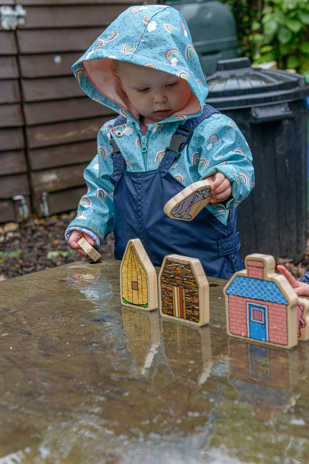 Yellow Door 7 houten figuren Drie Biggetjes