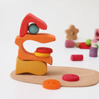 Grimm`s kleine speelwereld in het bloemenveld