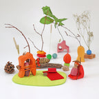 Grimm`s kleine speelwereld in het bloemenveld