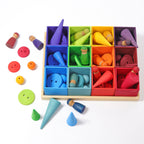 Grimm`s 12 houten sorteerbakjes in regenboogkleuren